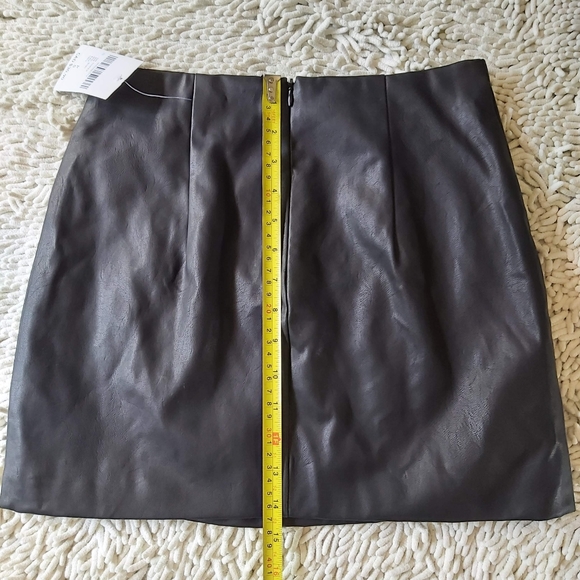 Forever 21 black vegan leather mini skirt- size small - Picture 3 of 7